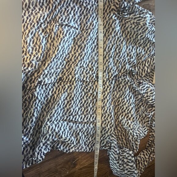 𝅺MILANO Italian oversize  long sleeve flowy white and bleu size 46 - Picture 5 of 9